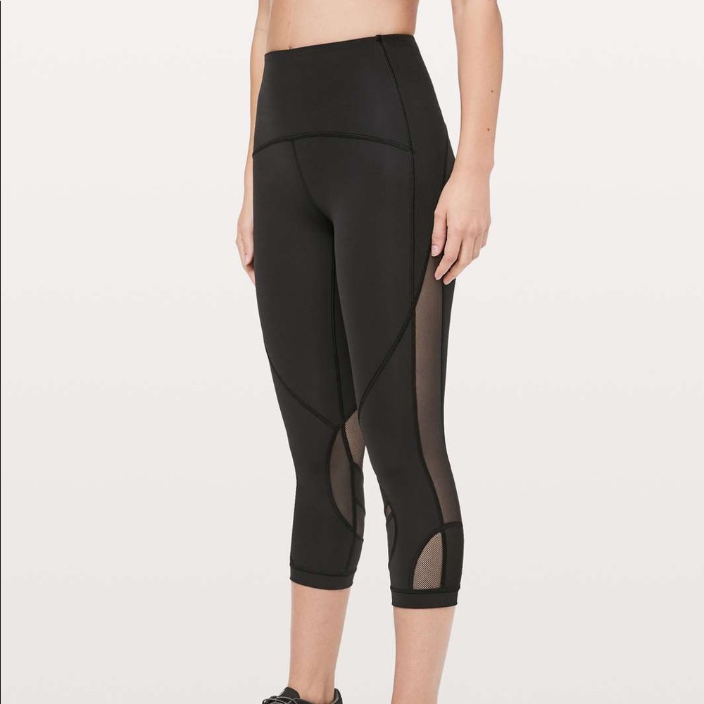 Lululemon Clear The Court Crop 21" Black Sz. 12